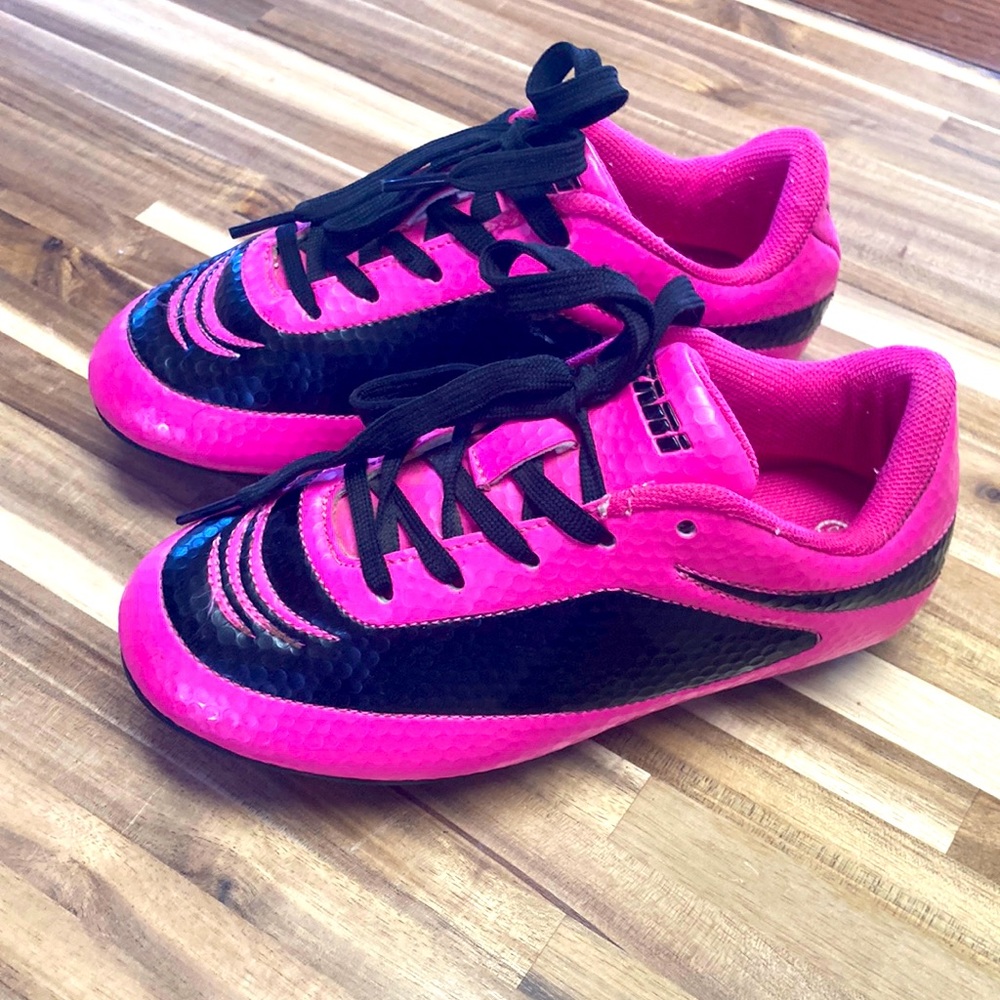 Infinity Firm Ground Soccer Cleats Shoes Pink and Black Toddler Girls 11.5